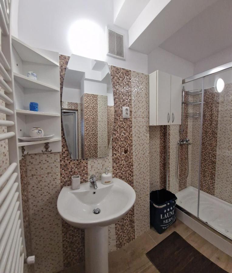 Laroka House Beautiful Apartment Universitate Center Bukarest Exterior foto